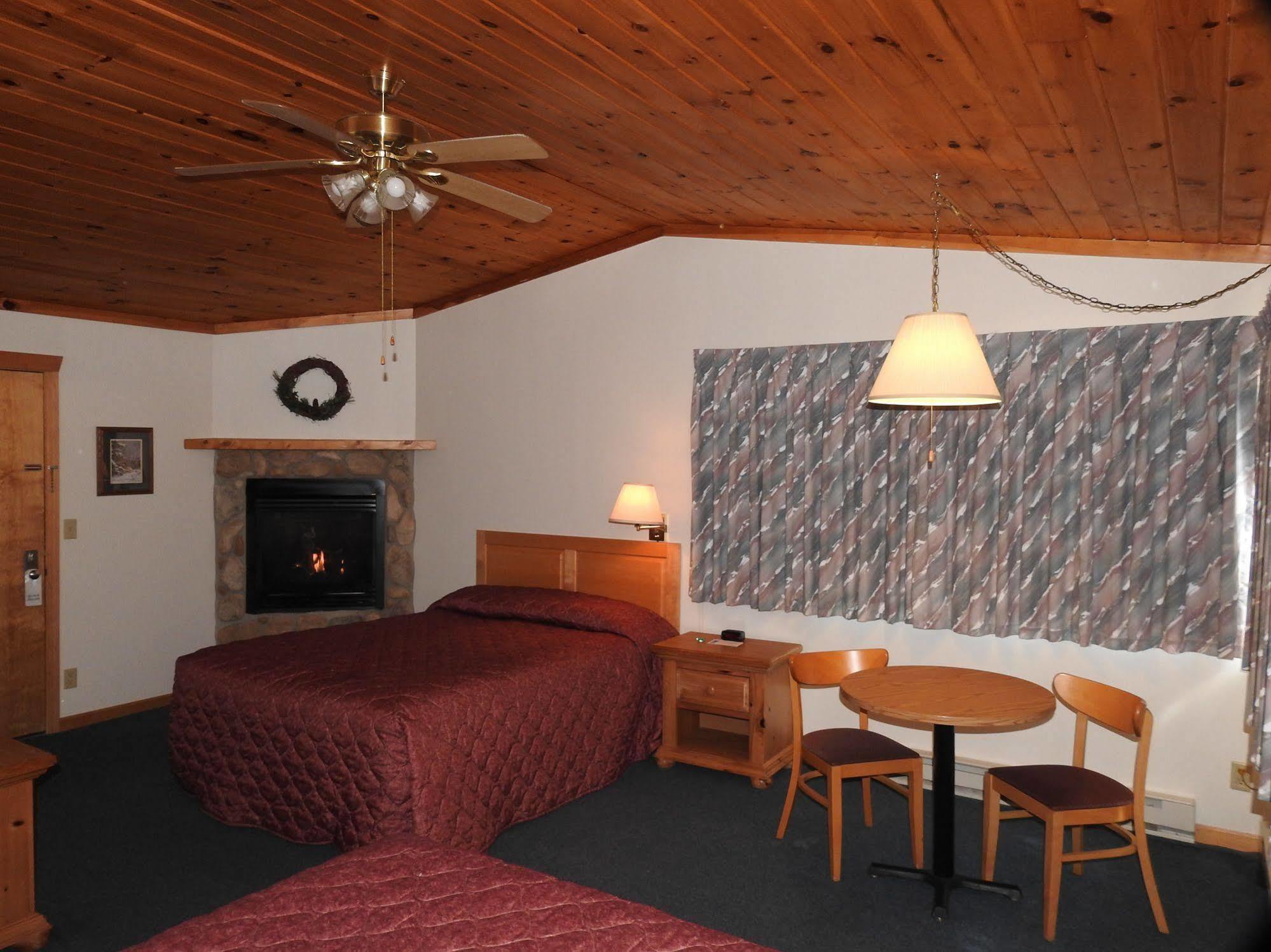 Schroeder Superior Ridge Resort Motel מראה חיצוני תמונה